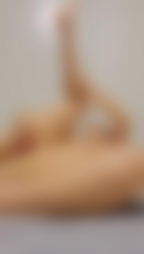 Durante casi 20 minuto un consolador vivrador me folla en di... by lahot69